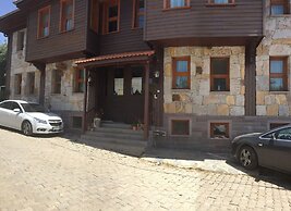 Konak Lapeistra Hotel