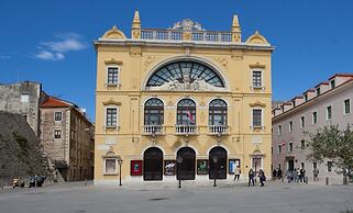 Aspalathos Residence