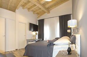 Aspalathos Residence