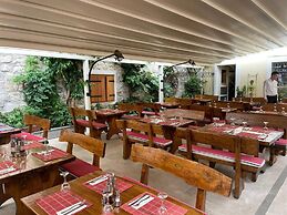 Aspalathos Residence