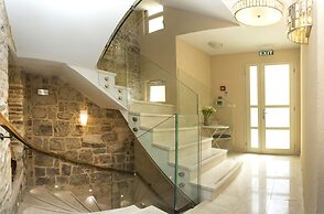 Aspalathos Residence