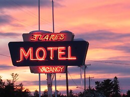 Three Lakes Motel
