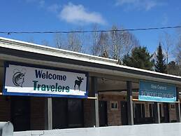 Three Lakes Motel