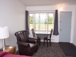 Three Lakes Motel