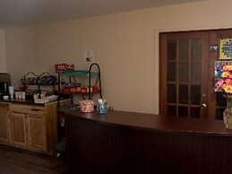 Three Lakes Motel