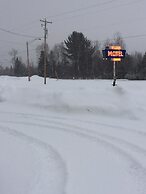 Three Lakes Motel