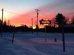 Three Lakes Motel