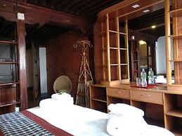 Hiranya Guest House