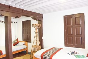 Hiranya Guest House