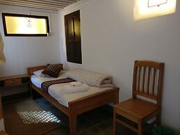 Hiranya Guest House