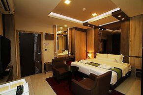 The Contrast i Hotel