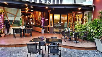 The Contrast i Hotel