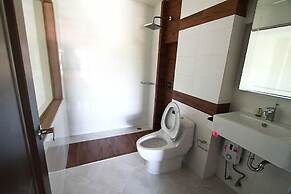 The Contrast i Hotel