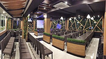 The Contrast i Hotel