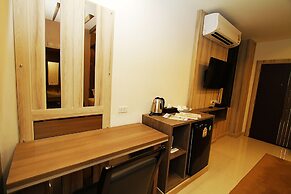 The Contrast i Hotel