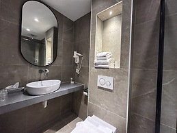 XO Hotels Blue Square