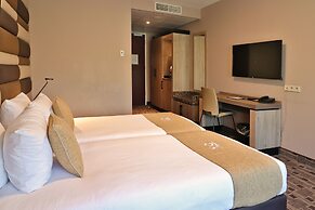 XO Hotels Blue Square