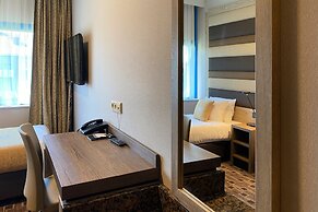 XO Hotels Blue Square