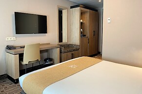 XO Hotels Blue Square