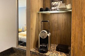 XO Hotels Blue Square