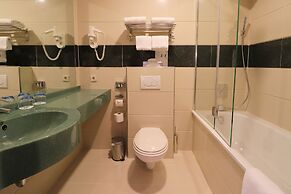 XO Hotels Blue Square