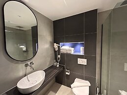 XO Hotels Blue Square