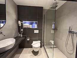 XO Hotels Blue Square