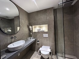 XO Hotels Blue Square