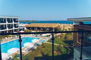 Apolonia Resort