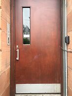Great Location 2 Bedroom Scotstoun Flat