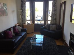 Great Location 2 Bedroom Scotstoun Flat