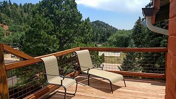 The Green Mountain Falls Lodge