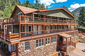 The Green Mountain Falls Lodge