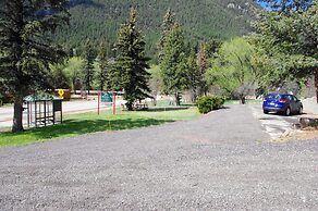 The Green Mountain Falls Lodge