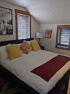 The Green Mountain Falls Lodge