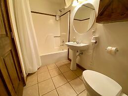 The Green Mountain Falls Lodge