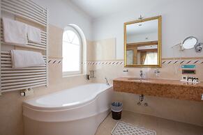 Mountain Spa Resort Albion