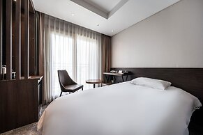 Golden Tulip Jeju Seongsan Hotel