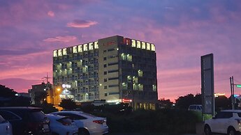 Golden Tulip Jeju Seongsan Hotel