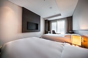 Golden Tulip Jeju Seongsan Hotel