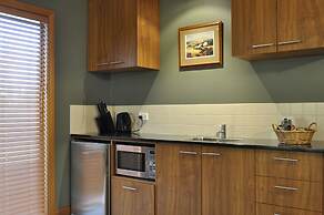 Lansdown Peaks Apartments