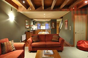 Lansdown Peaks Apartments