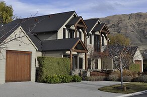 Lansdown Peaks Apartments