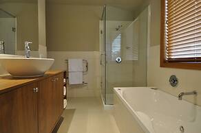 Lansdown Peaks Apartments