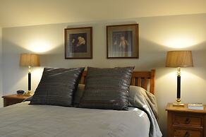 Lansdown Peaks Apartments