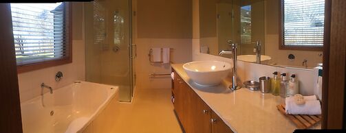 Lansdown Peaks Apartments