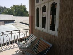 Lux Pillow Hostel