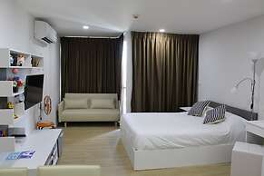 Ozone Condotel Apt 716