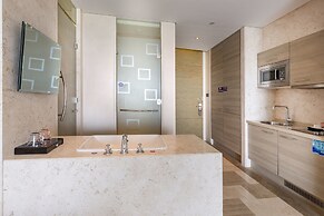 Yuejia Sea Apartment Phoenix Island