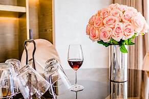 Yuejia Sea Apartment Phoenix Island